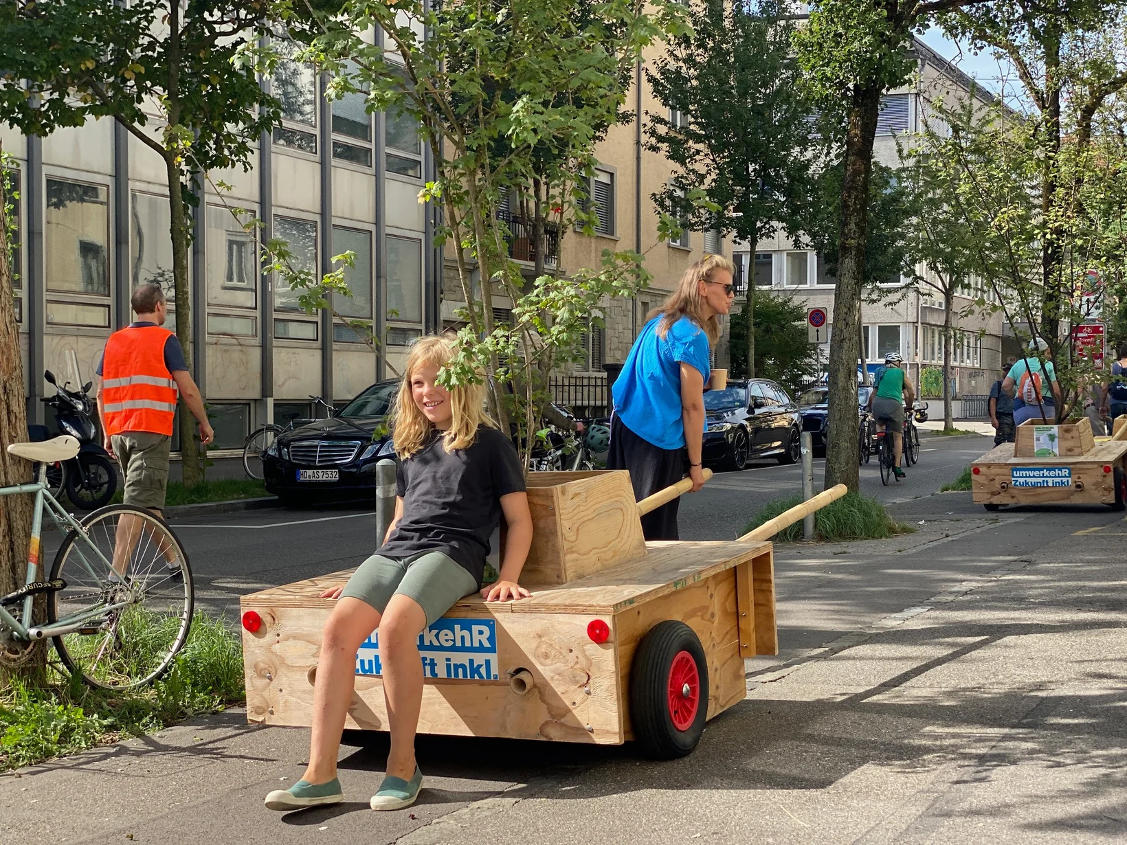 Wanderbaumallee vom Bullingerplatz an die Brahmsstrasse