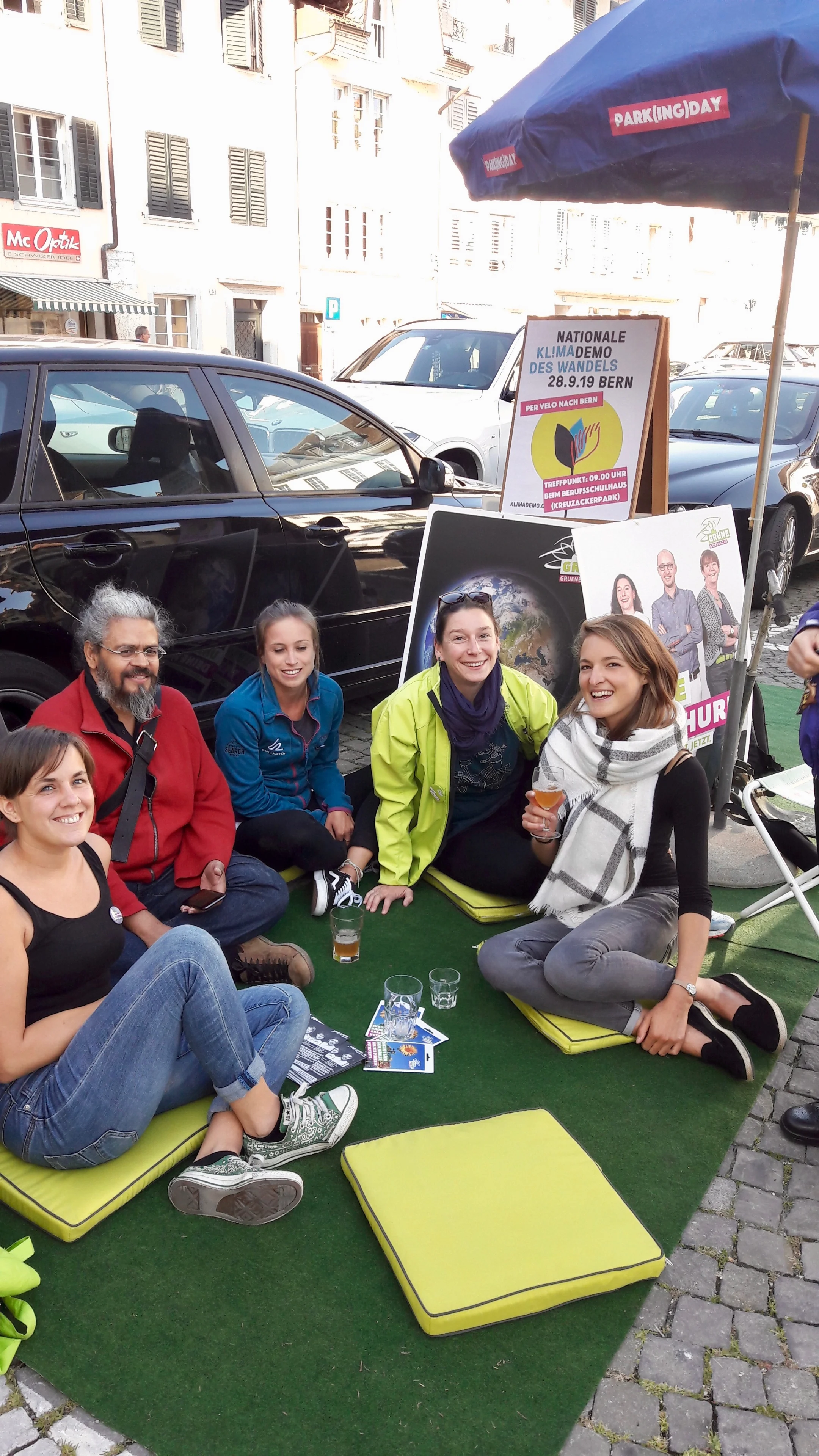 Begegnungsort statt Parkplatz von Barbara und Freunden in Solothurn  am PARK(ing) Day 2019