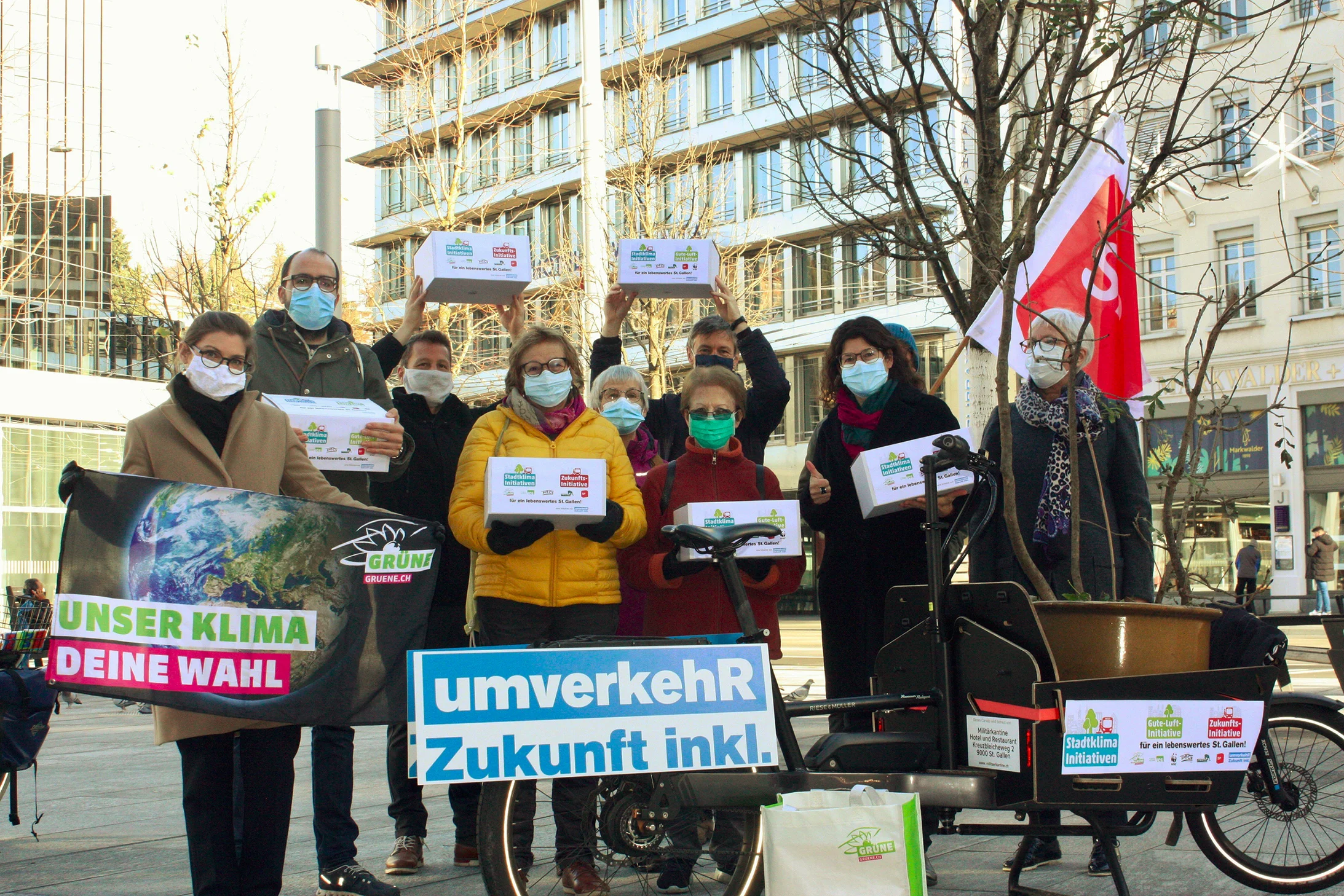 Einreichung der Stadtklima-Initiativen in St. Gallen mit Vertreterinnen und Vertretern der Partnerorganisationen