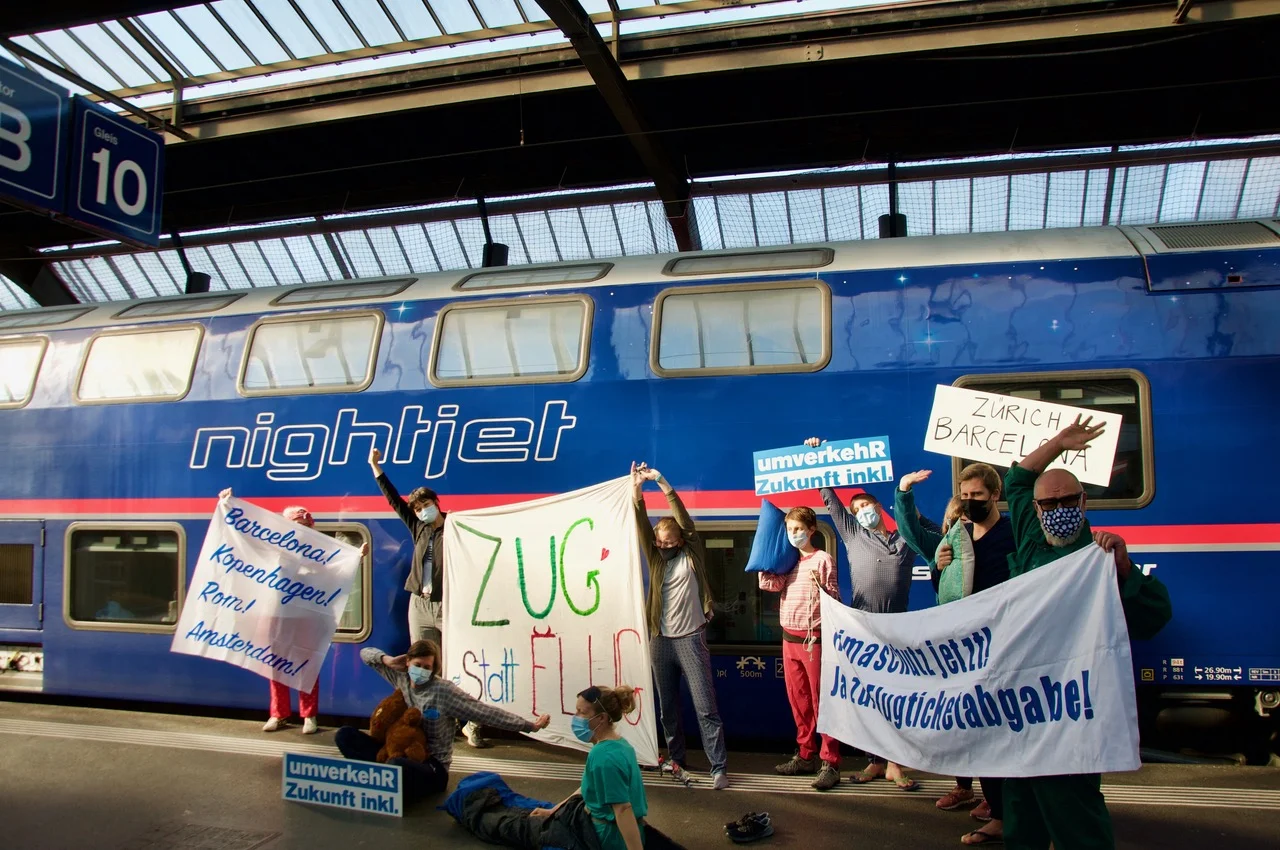 Nachtzugaktion am Hauptbahnhof Zürich - Ja zum Klimaschutz heisst Ja zum Nachtzug