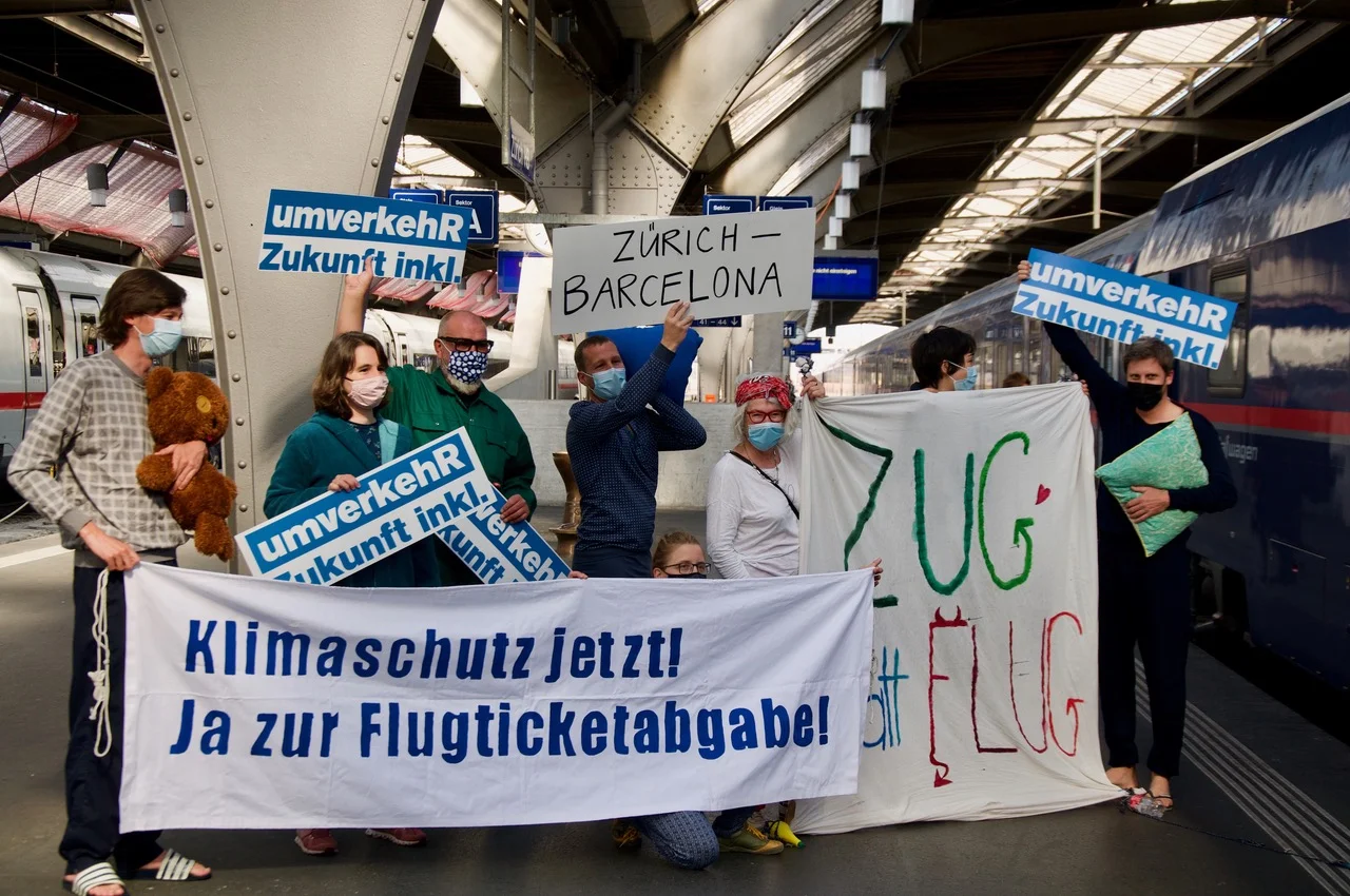 Nachtzugaktion am Hauptbahnhof Zürich - Ja zum Klimaschutz heisst Ja zum Nachtzug