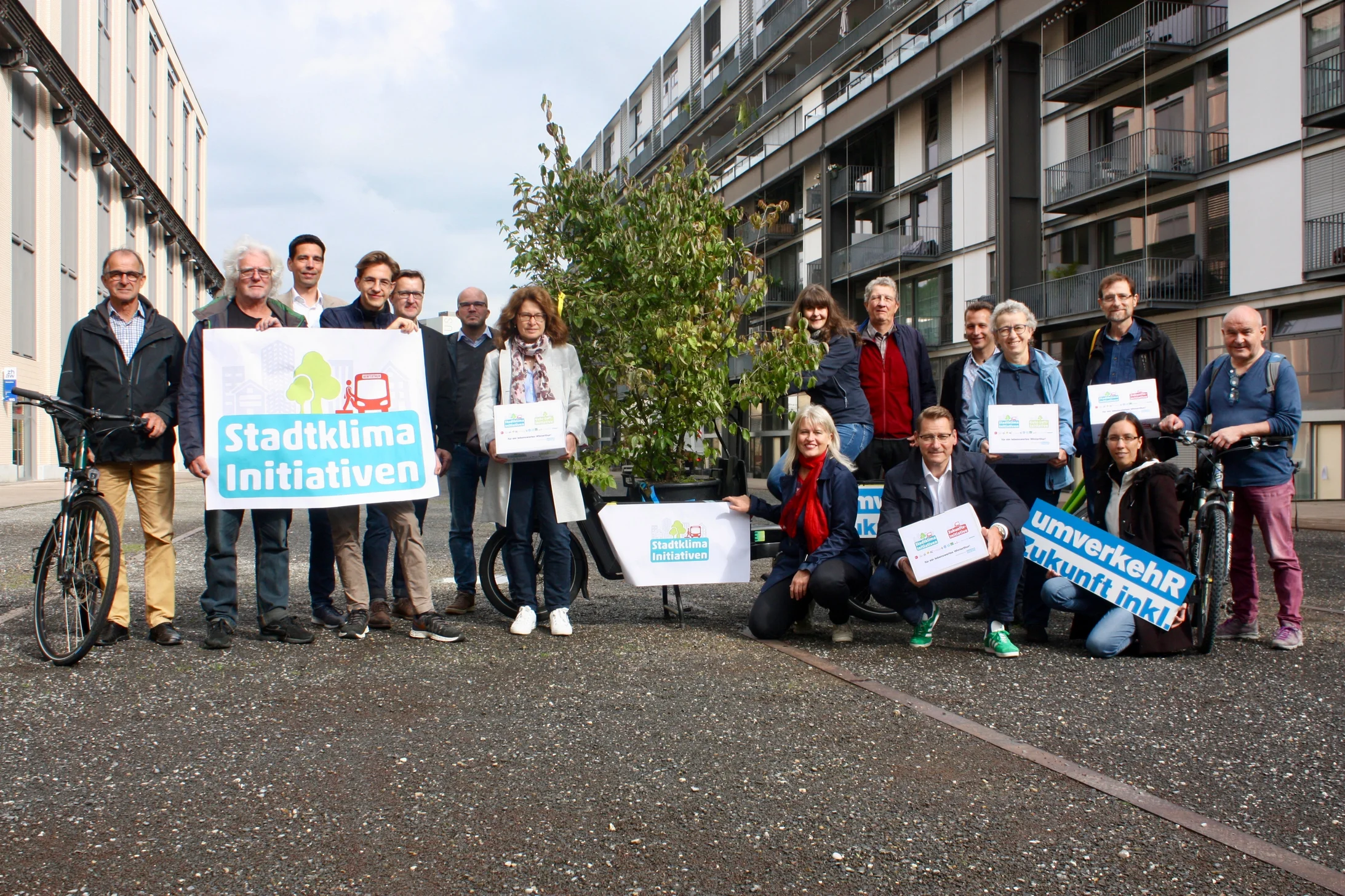 Einreichung der Stadtklima-Initiativen in Winterthur